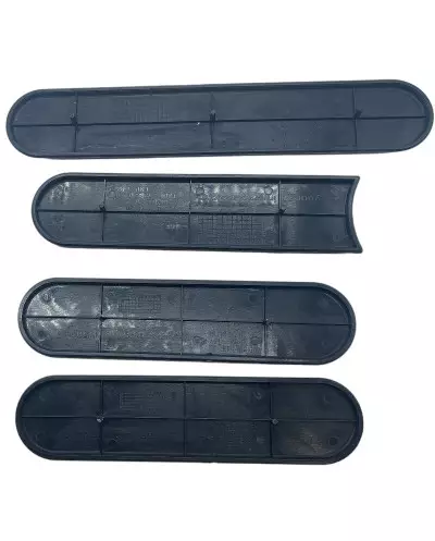 Custodes vues de dos avec inserts prêts à fixer