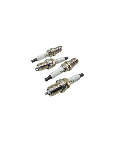 Lot de 4 Bougies d'allumage NGK neuves pour Renault Clio 2 / Réf : OE 77 00 273 462