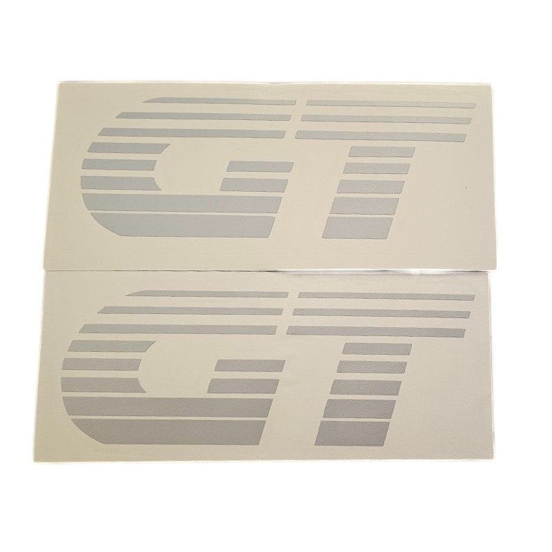 Lot de 2 stickers " GT "gris, aile avant pour Peugeot 205 GT, Fabrication française par Youngtimersclassic.