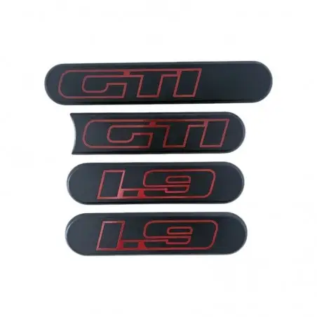 プジョー 205 GTI 1.9 ブラックの保管